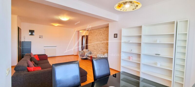 Trei camere mobilat, utilat si doua locuri de parcare in subteran